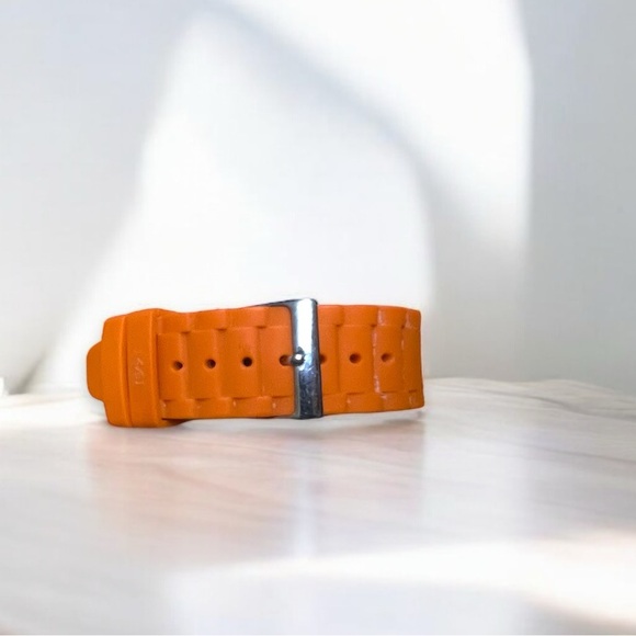 ✨MENS BLACK AND ORANGE WATCH✨ - Picture 4 of 4